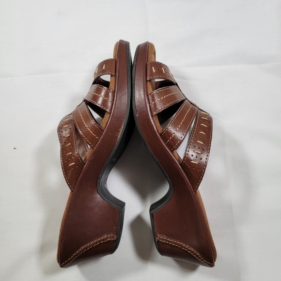 Womens Croft And Barrow Leather Wedge Heel Sandals Size 8.5 M - Picture 3 of 11